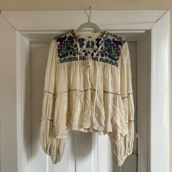 Free People - In Vivid Color Embroidered Peasant Top - Size M - Picture 7 of 9